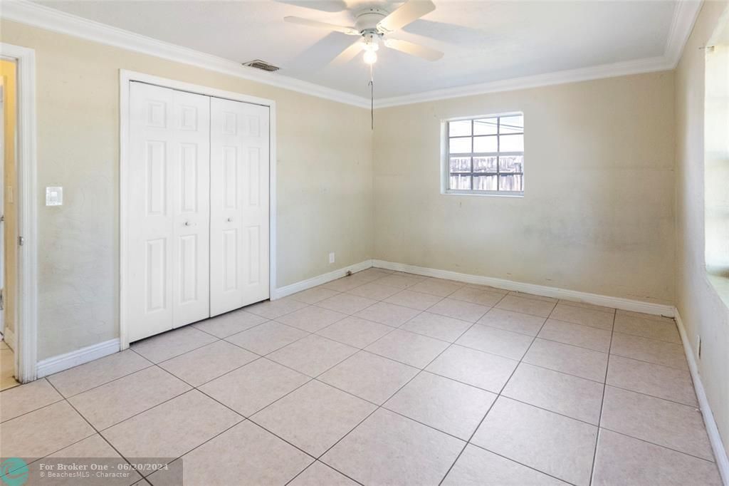 For Sale: $459,900 (3 beds, 2 baths, 1063 Square Feet)