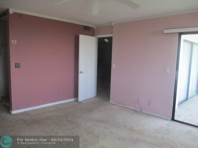 For Sale: $225,000 (2 beds, 2 baths, 1330 Square Feet)