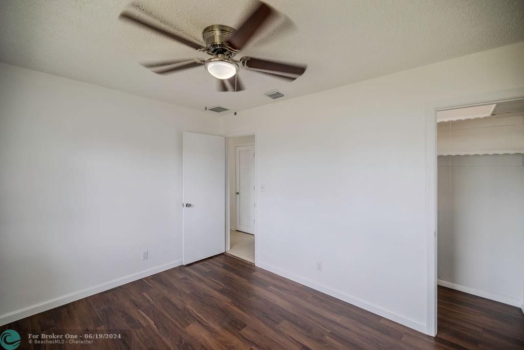 For Sale: $318,555 (2 beds, 2 baths, 1182 Square Feet)