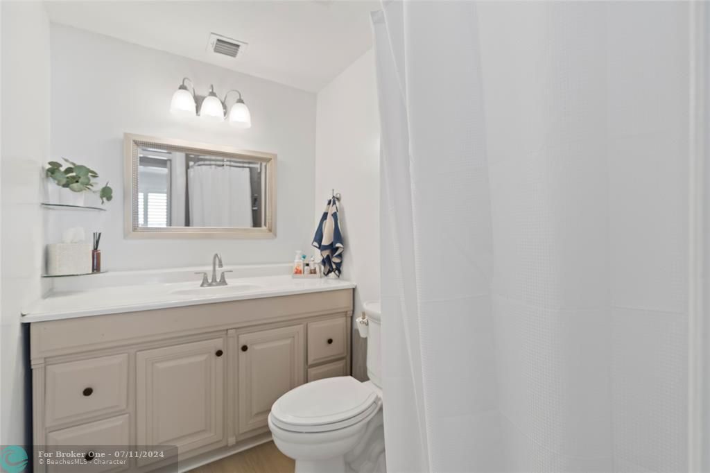 For Sale: $319,900 (3 beds, 2 baths, 1045 Square Feet)