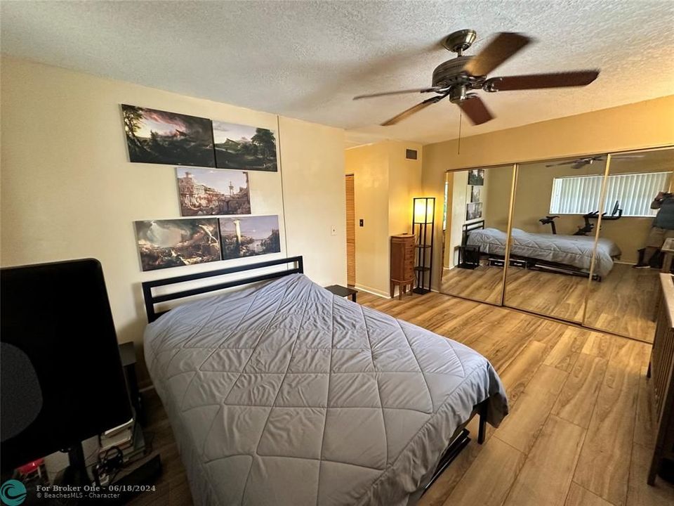 For Sale: $225,000 (2 beds, 2 baths, 1179 Square Feet)