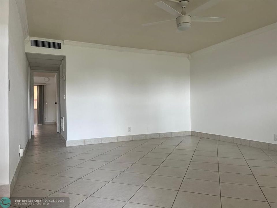 For Rent: $1,900 (2 beds, 2 baths, 883 Square Feet)