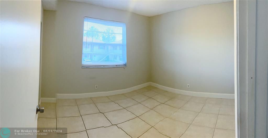 For Rent: $1,900 (2 beds, 2 baths, 737 Square Feet)