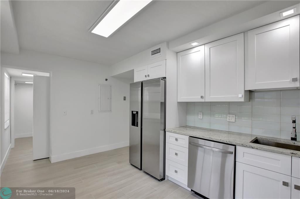 For Rent: $3,100 (3 beds, 2 baths, 1710 Square Feet)