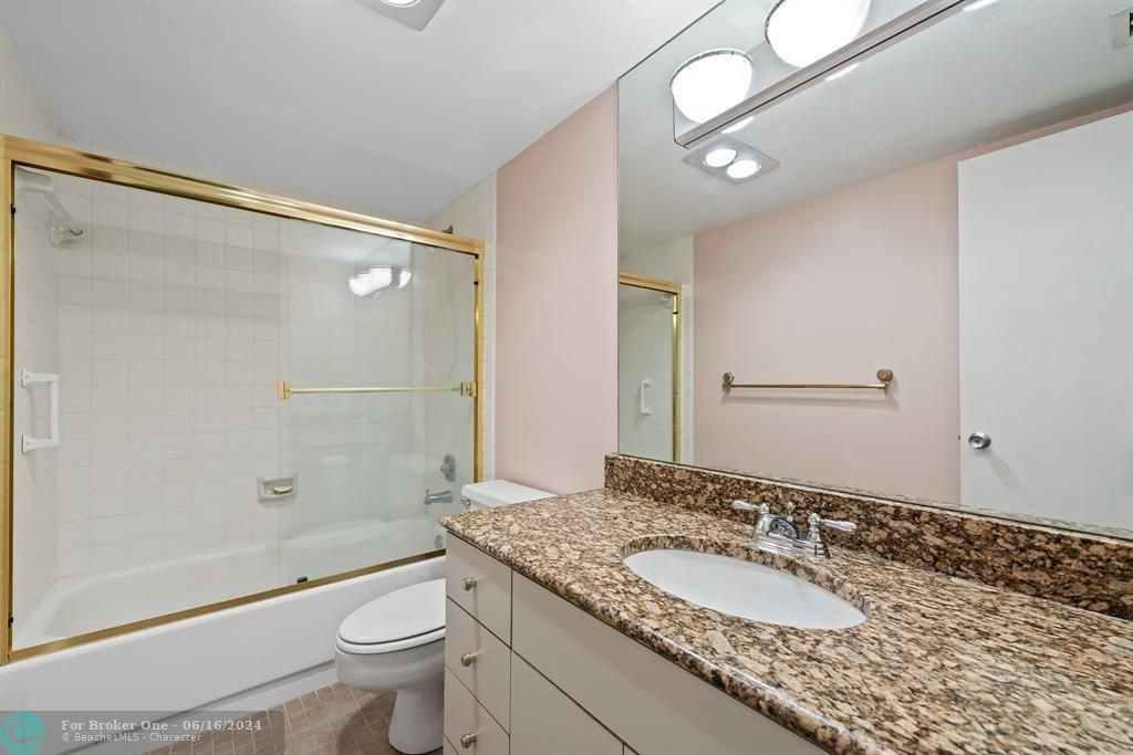 待售: $210,000 (2 贝兹, 2 浴室, 1334 平方英尺)