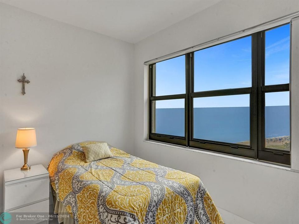 Active With Contract: $4,500 (2 beds, 2 baths, 1433 Square Feet)