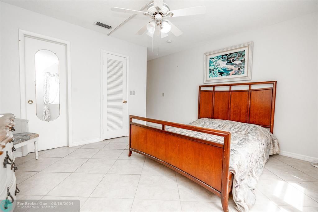 For Sale: $334,900 (2 beds, 2 baths, 1358 Square Feet)