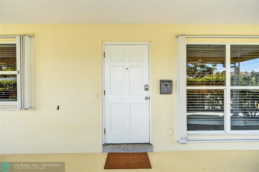 For Sale: $3,500 (3 beds, 2 baths, 1994 Square Feet)