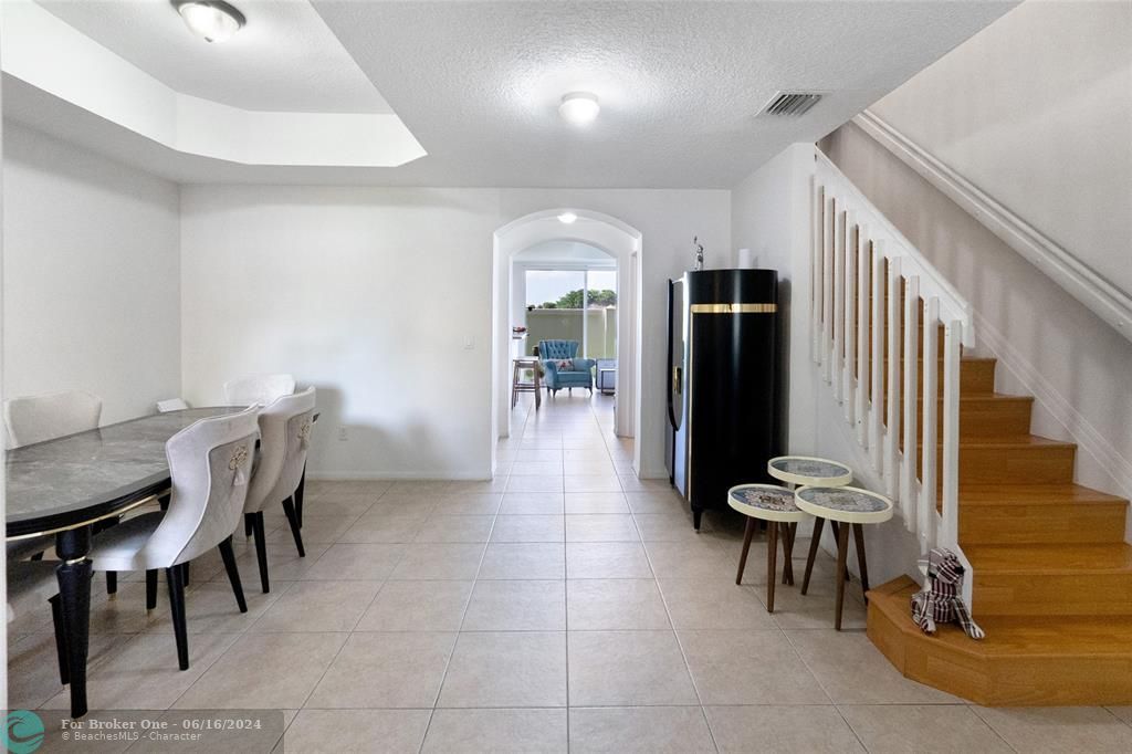 Active With Contract: $440,000 (3 beds, 2 baths, 1615 Square Feet)