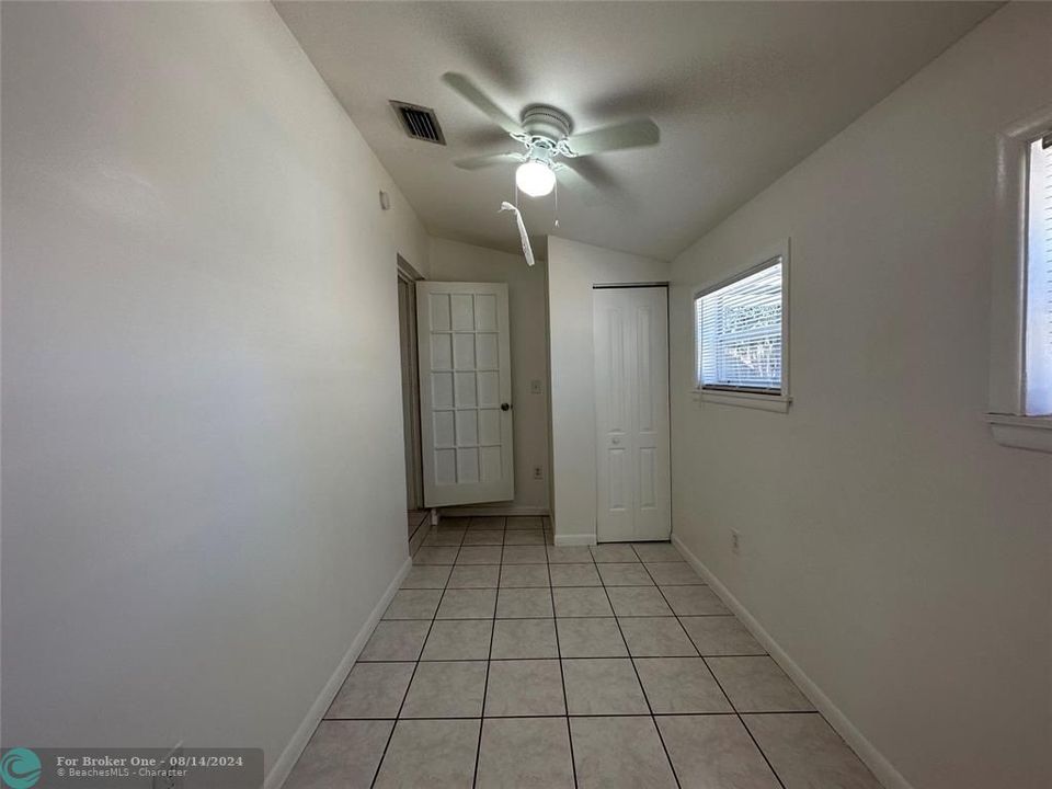 Active With Contract: $1,395 (1 beds, 1 baths, 625 Square Feet)