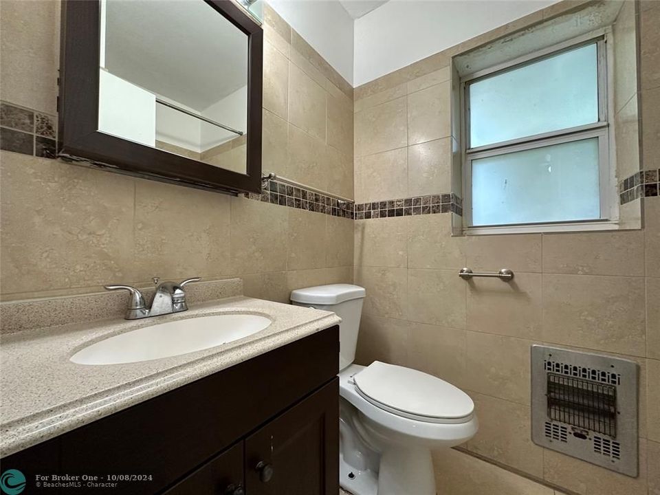 Active With Contract: $1,395 (1 beds, 1 baths, 625 Square Feet)