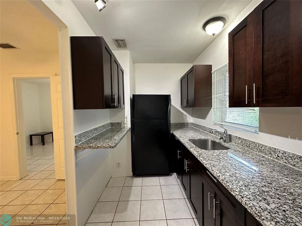 Active With Contract: $1,395 (1 beds, 1 baths, 625 Square Feet)