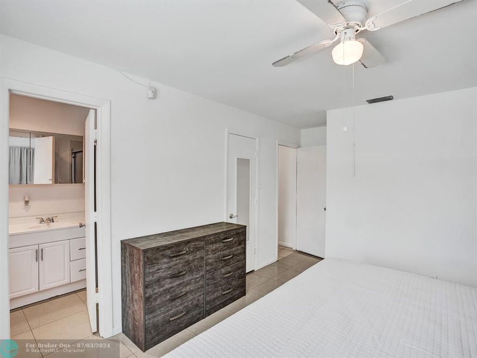 Active With Contract: $515,000 (3 beds, 2 baths, 1601 Square Feet)
