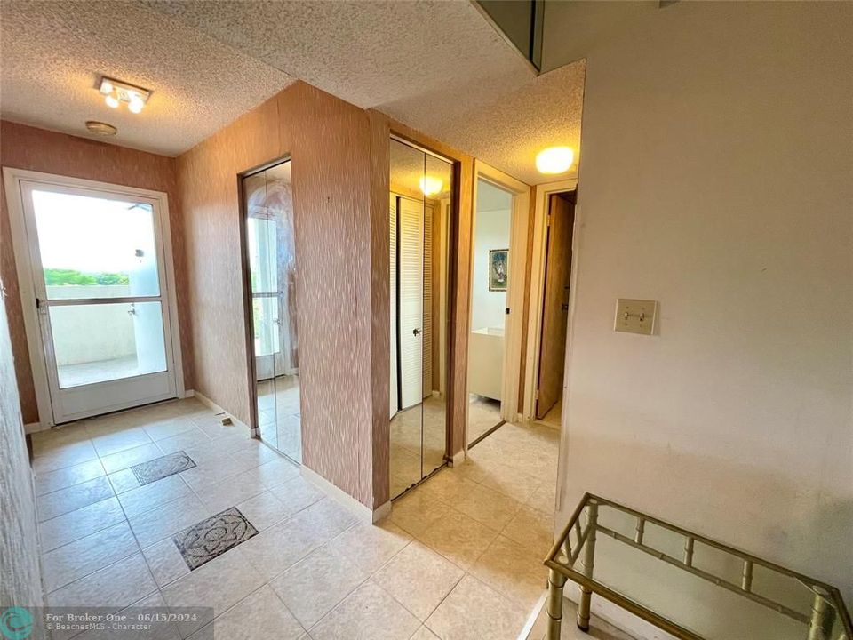 For Sale: $148,000 (2 beds, 2 baths, 1100 Square Feet)