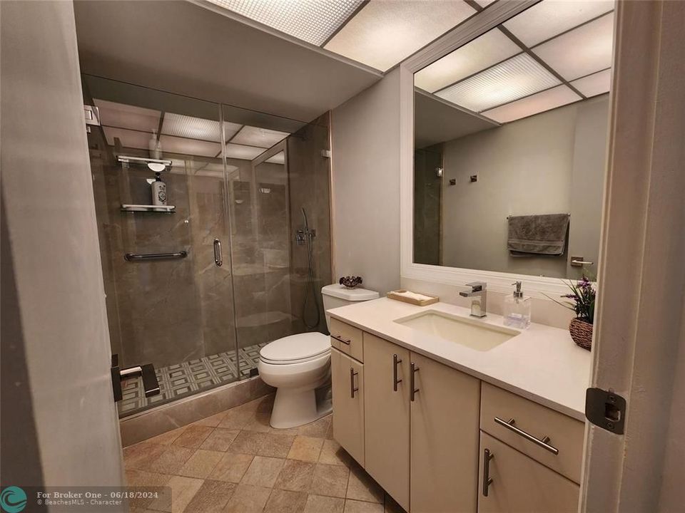 待售: $250,000 (2 贝兹, 2 浴室, 1213 平方英尺)