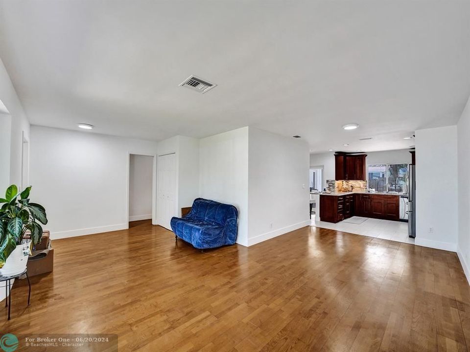 Active With Contract: $730,000 (3 beds, 2 baths, 1597 Square Feet)