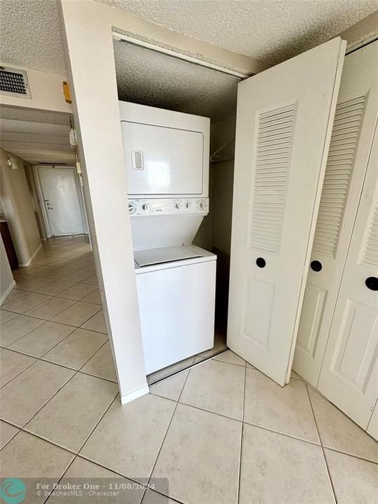 Recently Rented: $2,300 (2 beds, 2 baths, 1130 Square Feet)