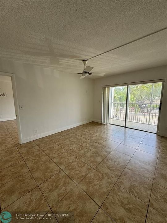 Active With Contract: $129,900 (1 beds, 1 baths, 770 Square Feet)