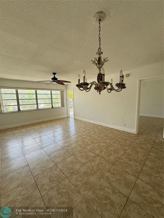 Active With Contract: $129,900 (1 beds, 1 baths, 770 Square Feet)
