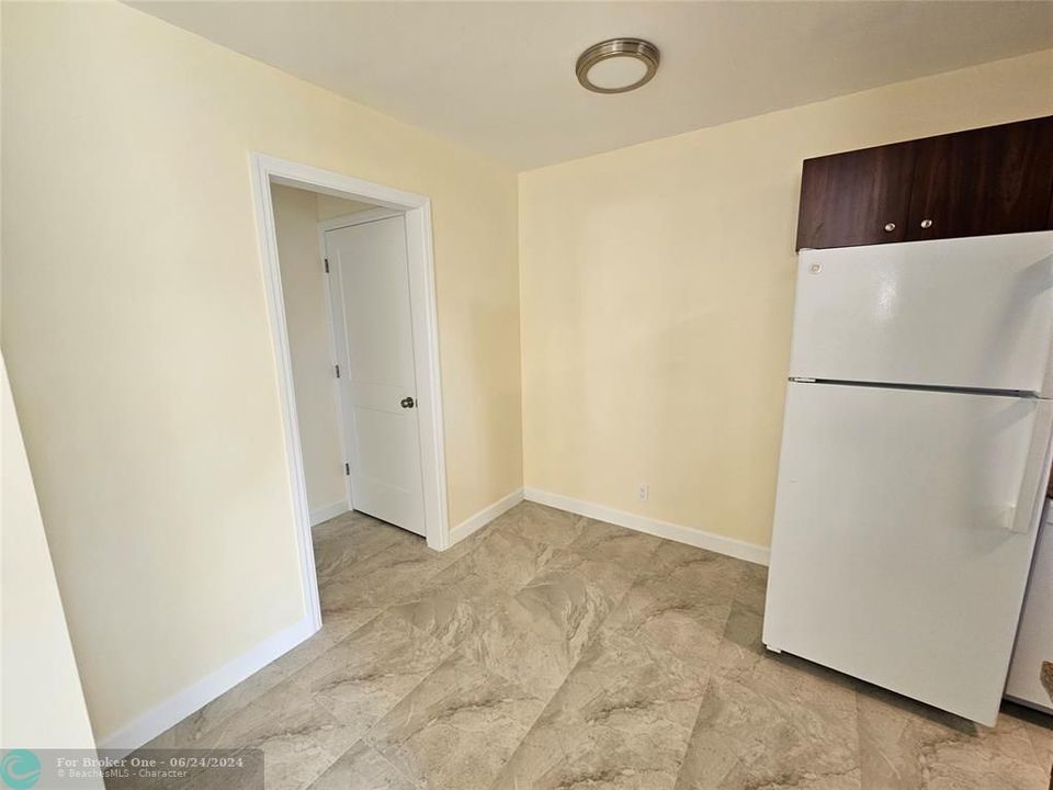 For Rent: $1,900 (1 beds, 1 baths, 1408 Square Feet)