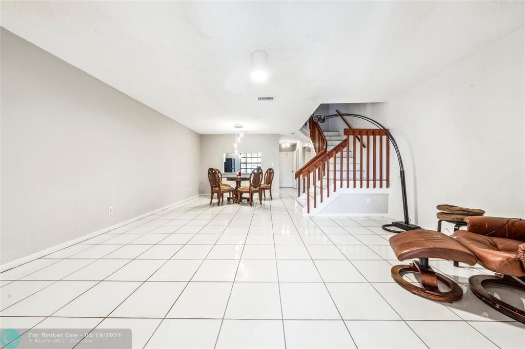 For Sale: $364,000 (2 beds, 2 baths, 1224 Square Feet)