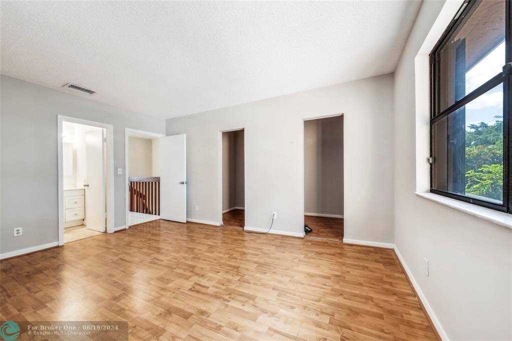 For Sale: $364,000 (2 beds, 2 baths, 1224 Square Feet)