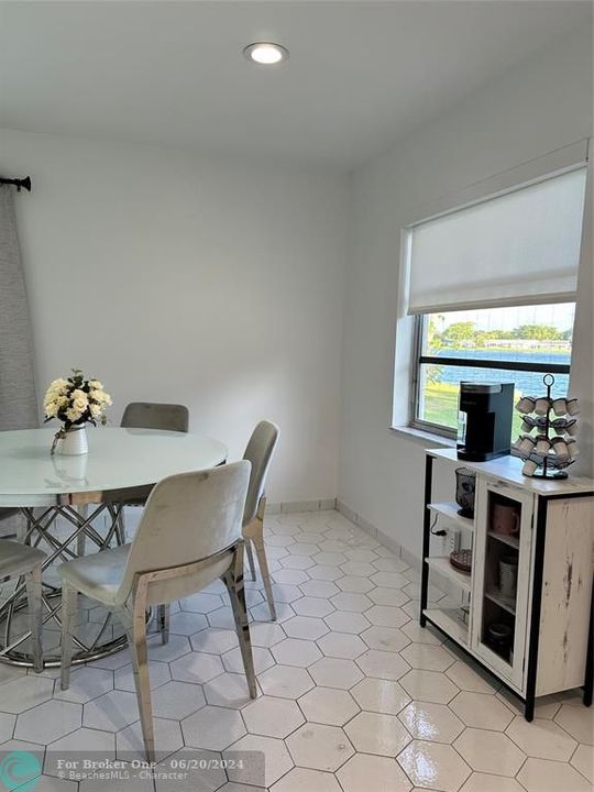 For Sale: $389,000 (2 beds, 2 baths, 1438 Square Feet)