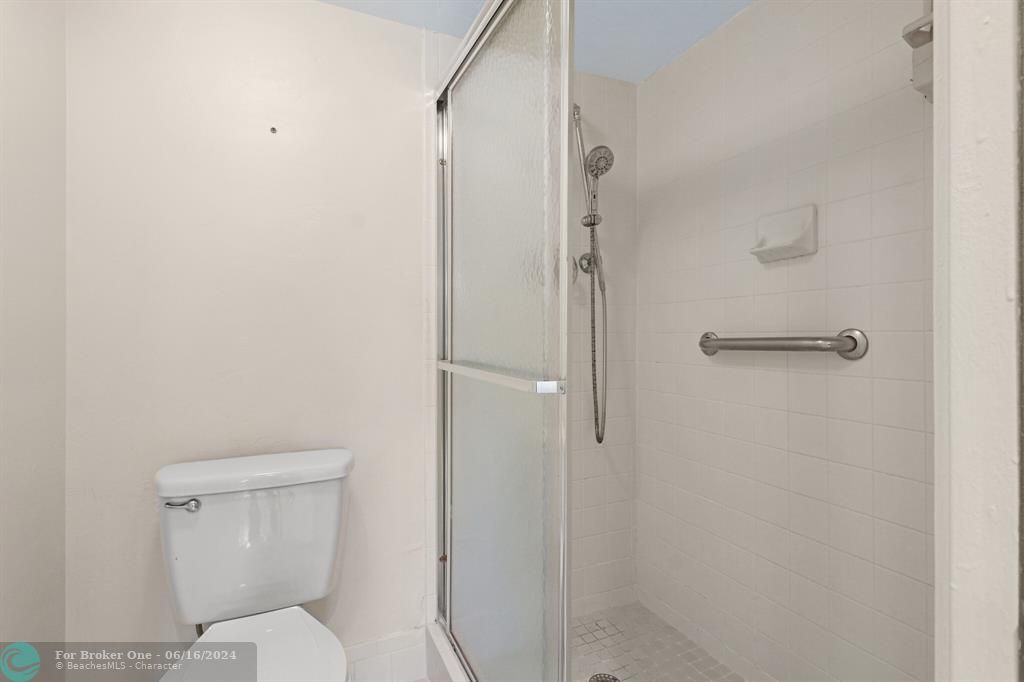 待售: $240,000 (2 贝兹, 2 浴室, 1192 平方英尺)