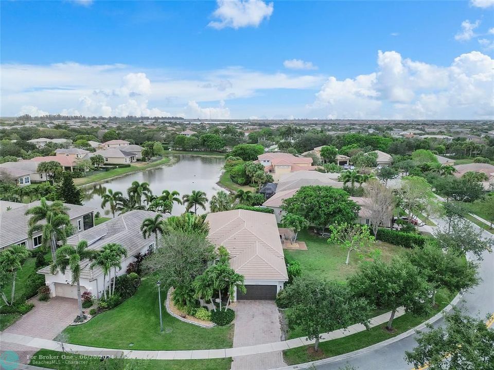 For Sale: $899,000 (4 beds, 3 baths, 2252 Square Feet)