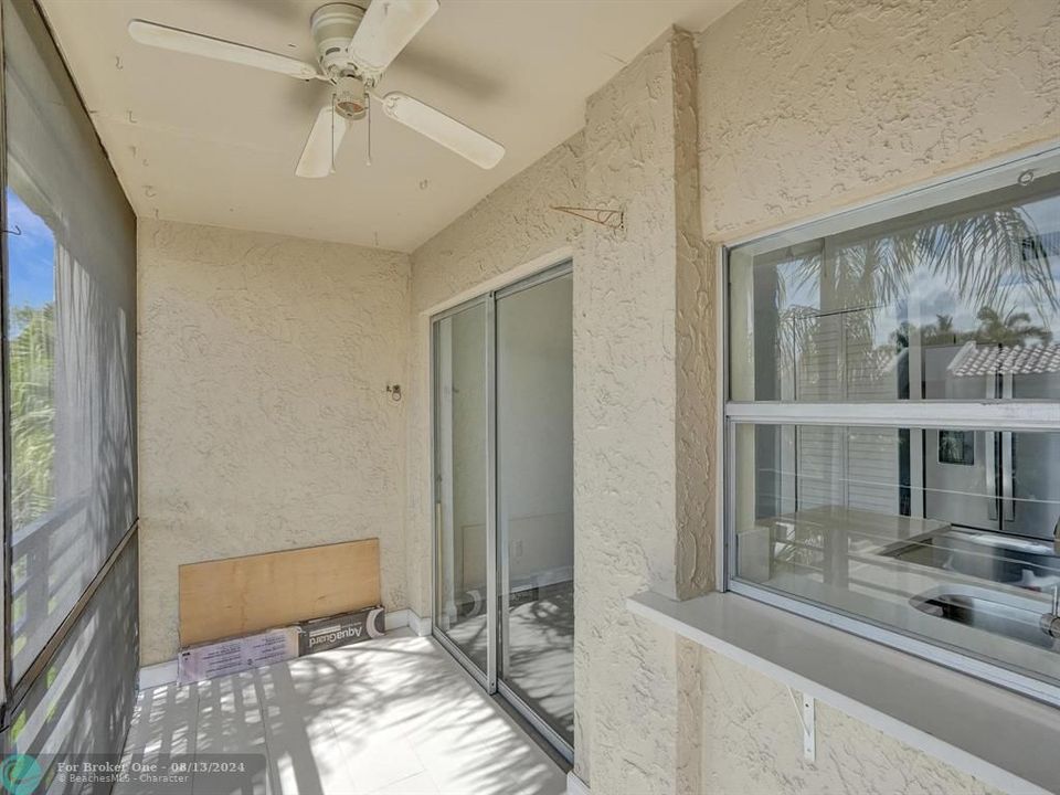 Active With Contract: $1,700 (2 beds, 1 baths, 800 Square Feet)