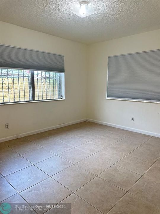 For Rent: $3,300 (3 beds, 2 baths, 1182 Square Feet)