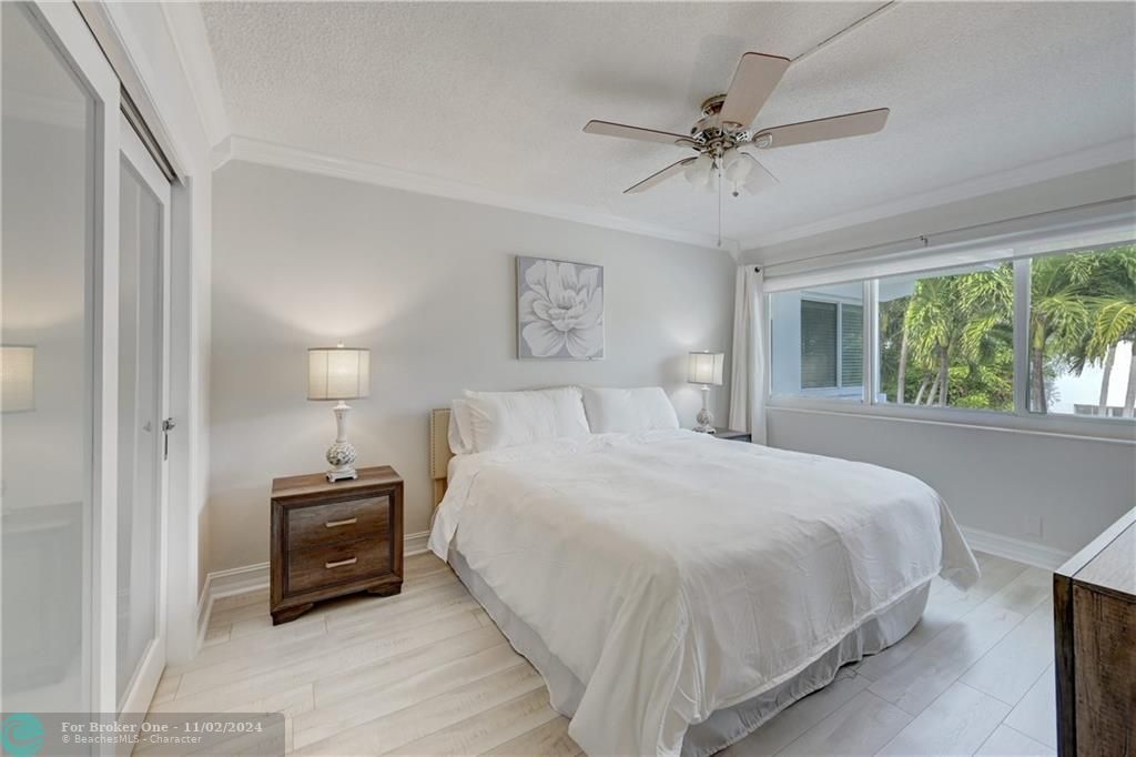 For Sale: $449,000 (2 beds, 1 baths, 790 Square Feet)