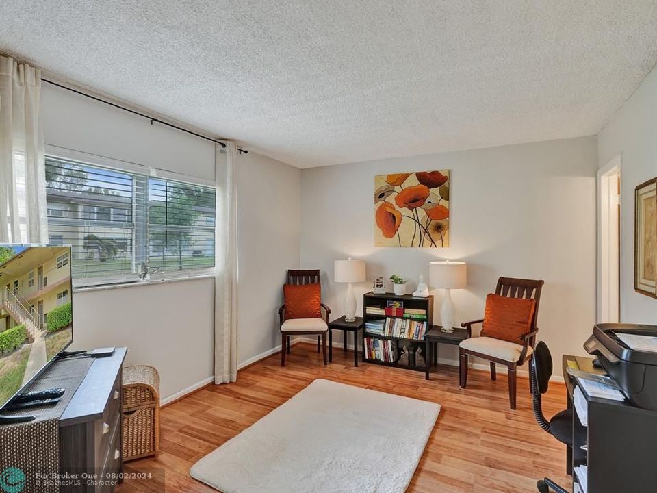Active With Contract: $147,000 (2 beds, 2 baths, 990 Square Feet)