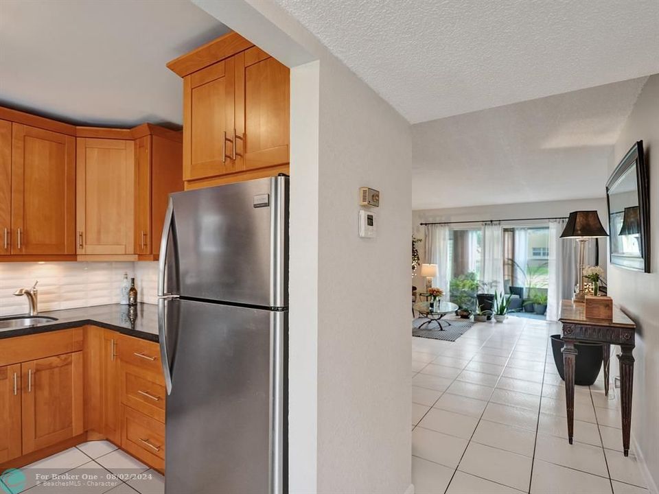 Active With Contract: $147,000 (2 beds, 2 baths, 990 Square Feet)