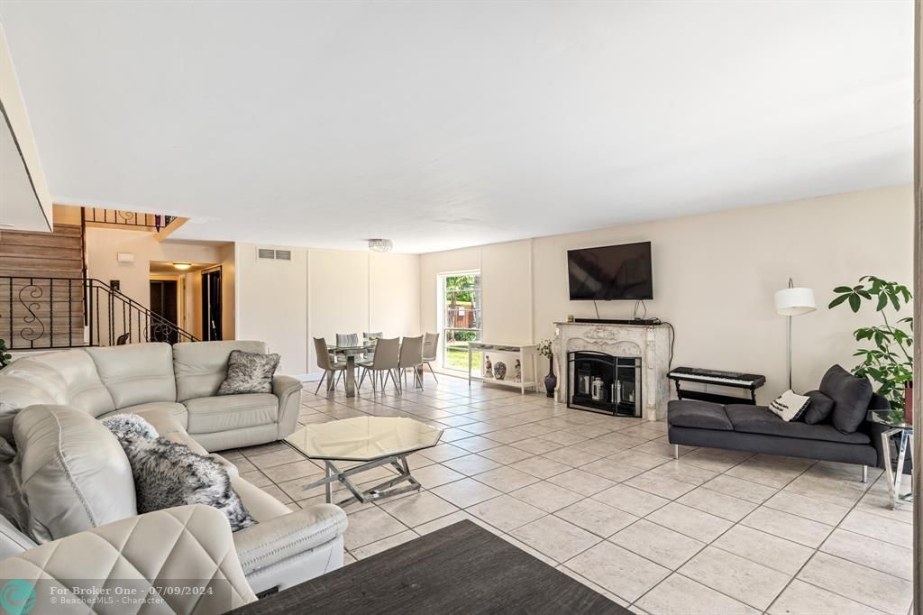 For Sale: $639,000 (4 beds, 2 baths, 2083 Square Feet)