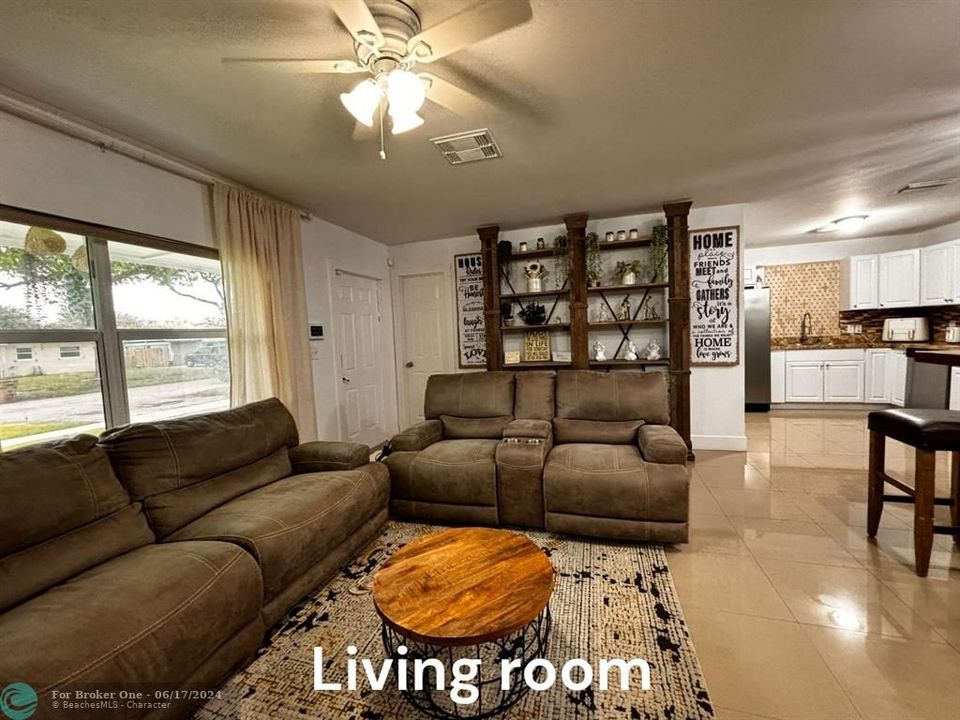For Sale: $475,000 (3 beds, 1 baths, 1256 Square Feet)
