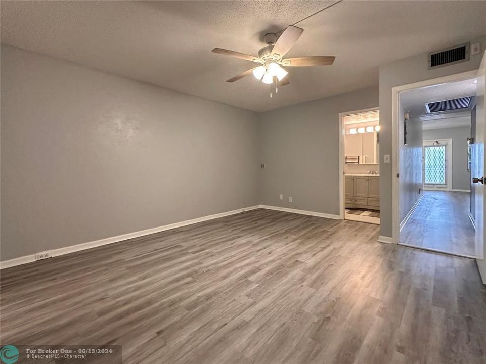 For Sale: $172,500 (2 beds, 2 baths, 1020 Square Feet)