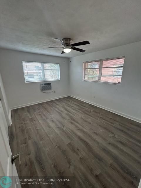 Active With Contract: $1,550 (1 beds, 1 baths, 0 Square Feet)