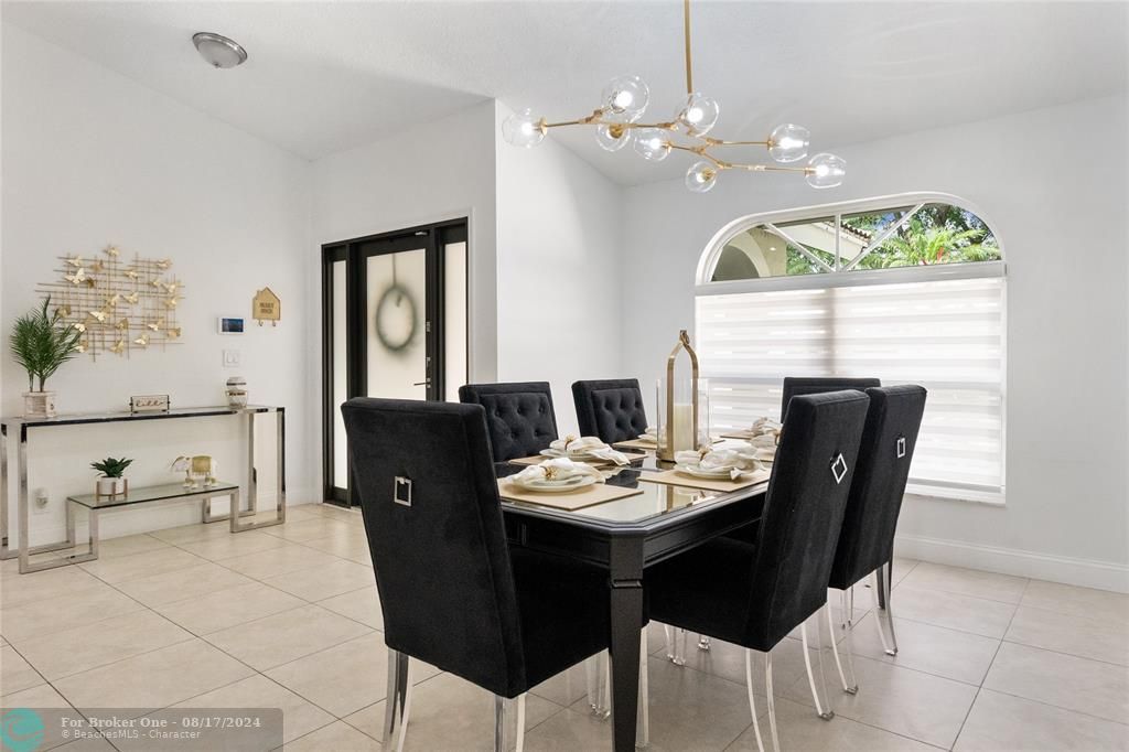 For Sale: $880,000 (5 beds, 2 baths, 2841 Square Feet)