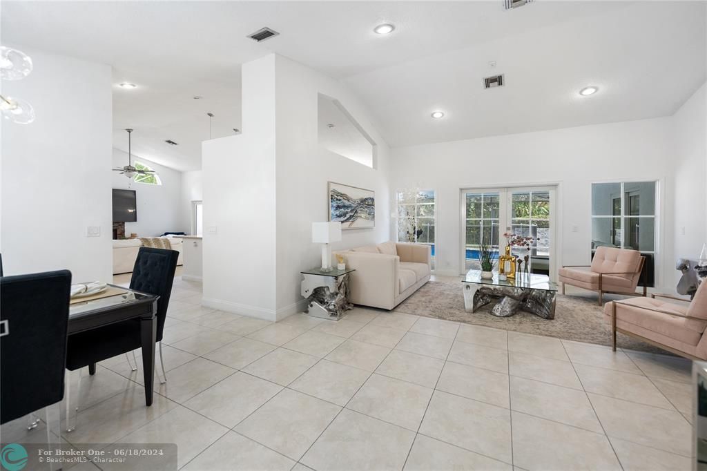 For Sale: $880,000 (5 beds, 2 baths, 2841 Square Feet)