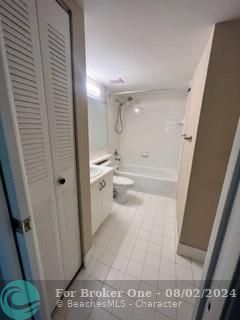 Active With Contract: $1,750 (1 beds, 1 baths, 702 Square Feet)