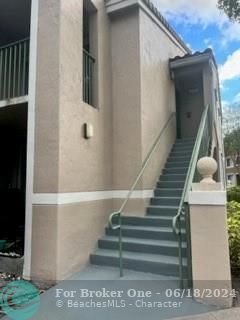 Active With Contract: $1,750 (1 beds, 1 baths, 702 Square Feet)