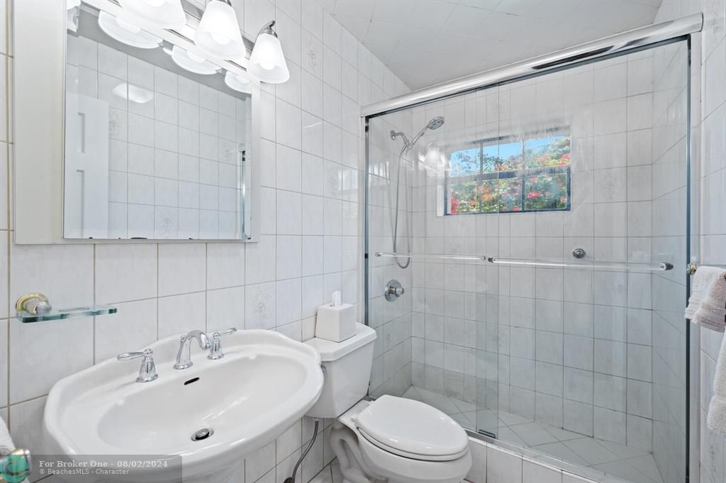 待售: $675,000 (4 贝兹, 3 浴室, 2166 平方英尺)