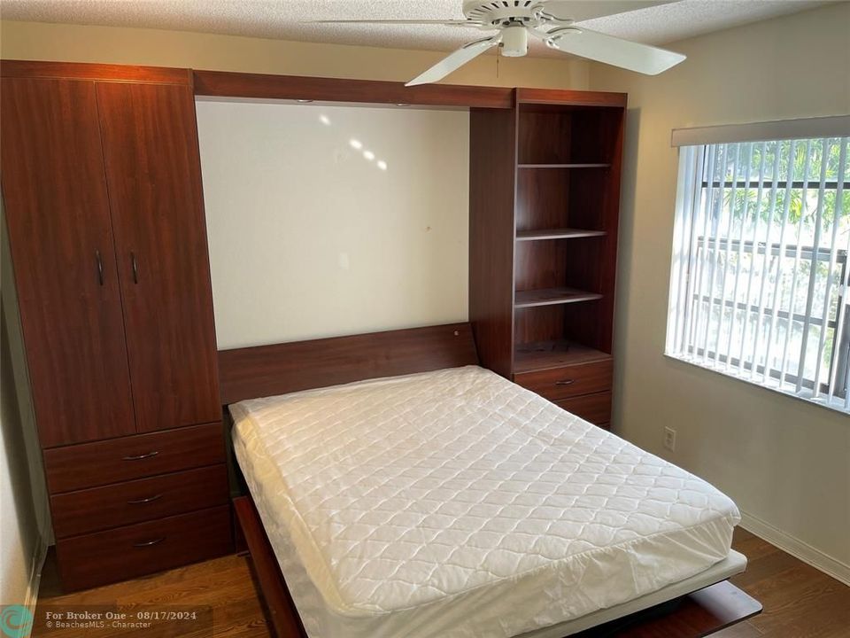 For Rent: $2,250 (2 beds, 2 baths, 1060 Square Feet)