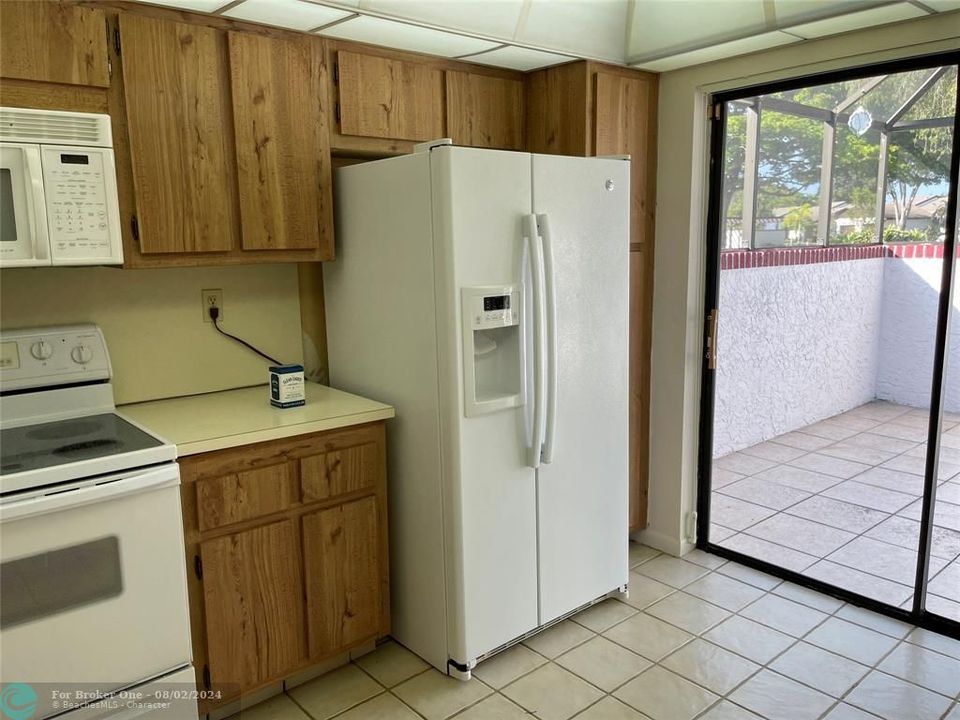 For Rent: $2,250 (2 beds, 2 baths, 1060 Square Feet)