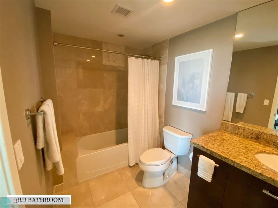 В аренду: $11,500 (3 спален, 3 ванн, 2556 Квадратных фут)