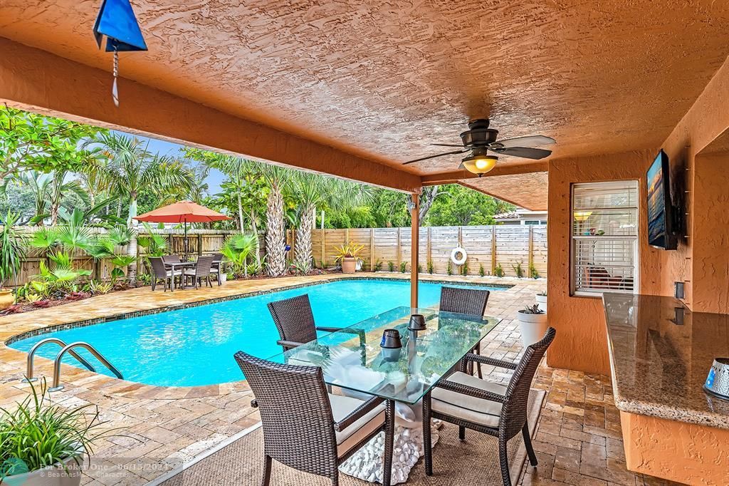 Active With Contract: $3,750 (2 beds, 2 baths, 1478 Square Feet)