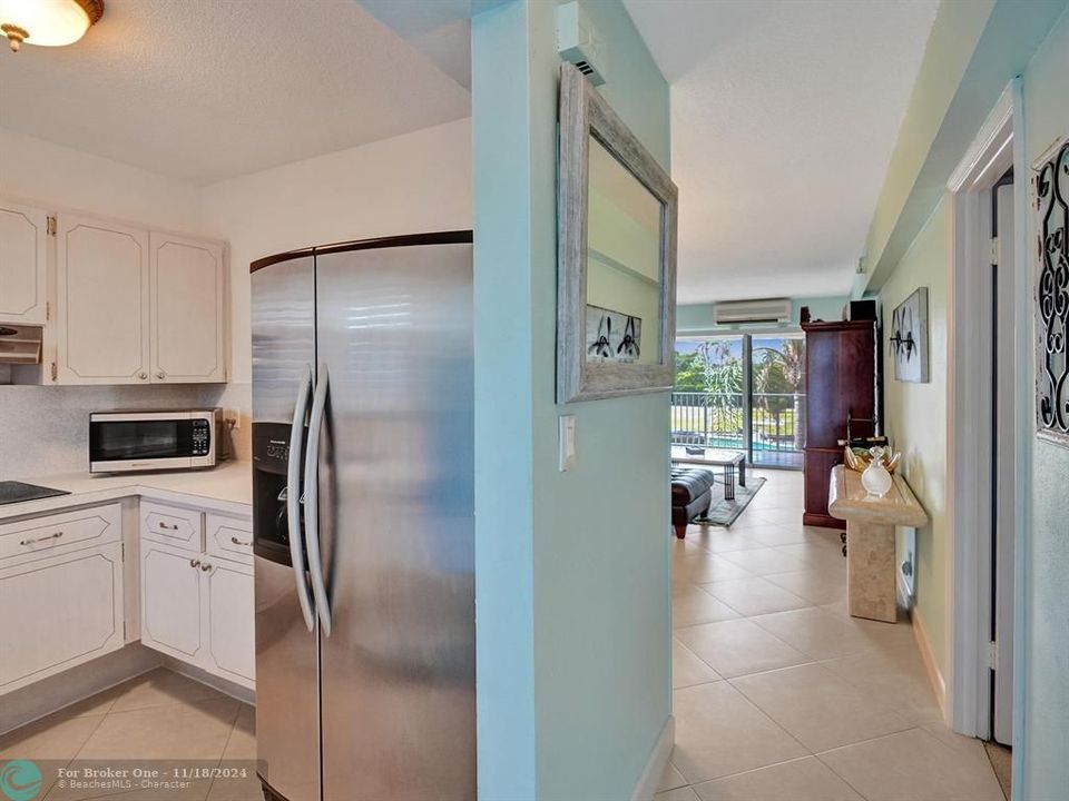 For Sale: $299,000 (2 beds, 2 baths, 1200 Square Feet)