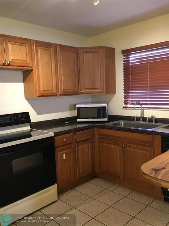 For Rent: $2,995 (3 beds, 2 baths, 1458 Square Feet)