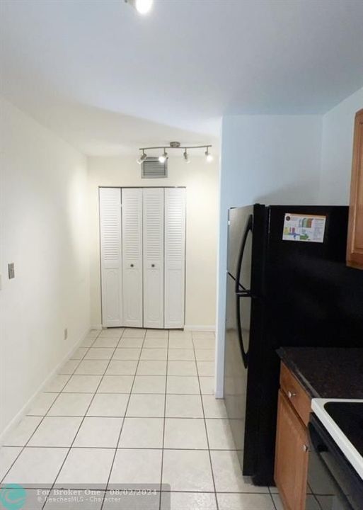 For Rent: $2,995 (3 beds, 2 baths, 1458 Square Feet)